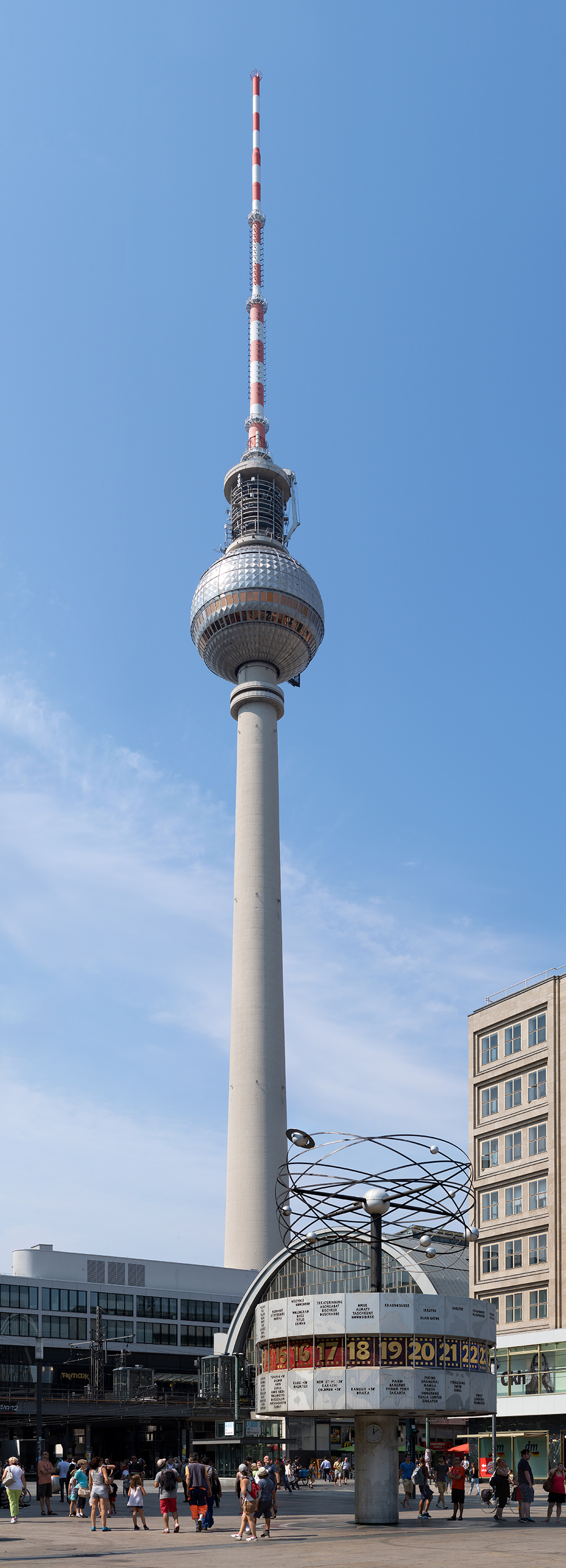 Weltzeituhr mit Fernsehturm - Alexanderplatz
